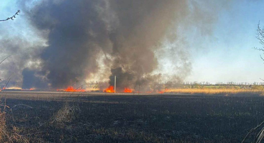 Рятувальники ліквідували пожежі після обстрілів в Лимані і Костянтинівці