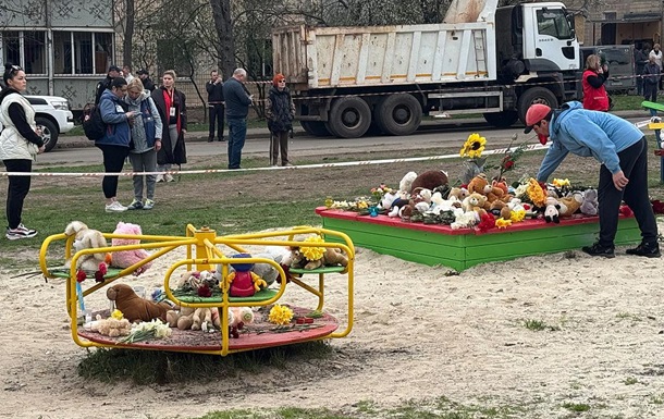 В Украине объявили 6 апреля Днем траура по жертвам российской атаки в Кривом Роге