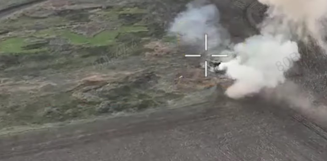 На Покровском направлении морпехи ракетой из Javelin уничтожили российский танк (видео)
