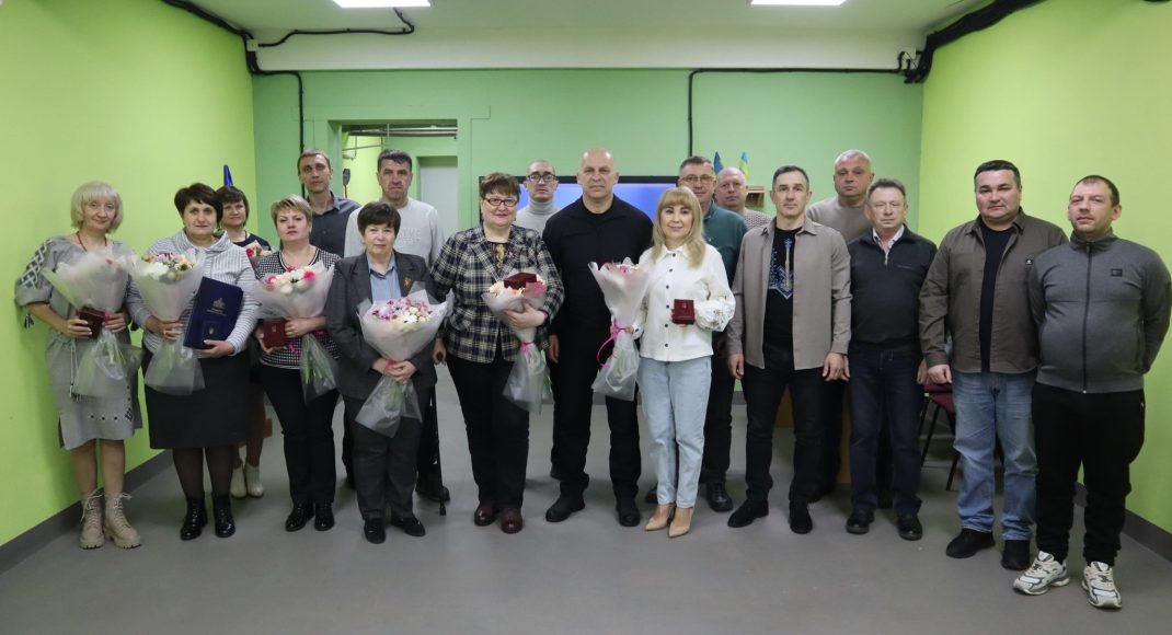 Працівники комунальної, медичної, освітньої, соціальної, сільськогосподарської сфер Донеччини отримали державні нагороди