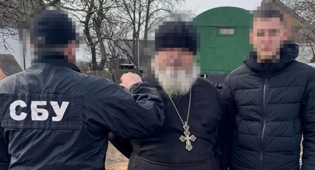СБУ задержала клирика УПЦ (МП), который шпионил на Донетчине и корректировал удары по украинским защитникам (фото)