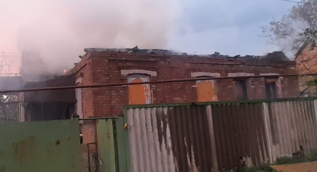 В Константиновке ликвидировали 3 пожара, 2 из которых были вызваны обстрелами (фото, видео)