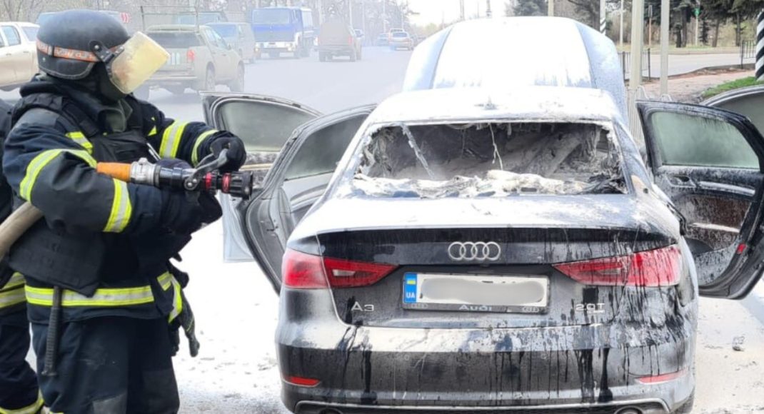 В Краматорске на Донетчине горела Audi (фото)
