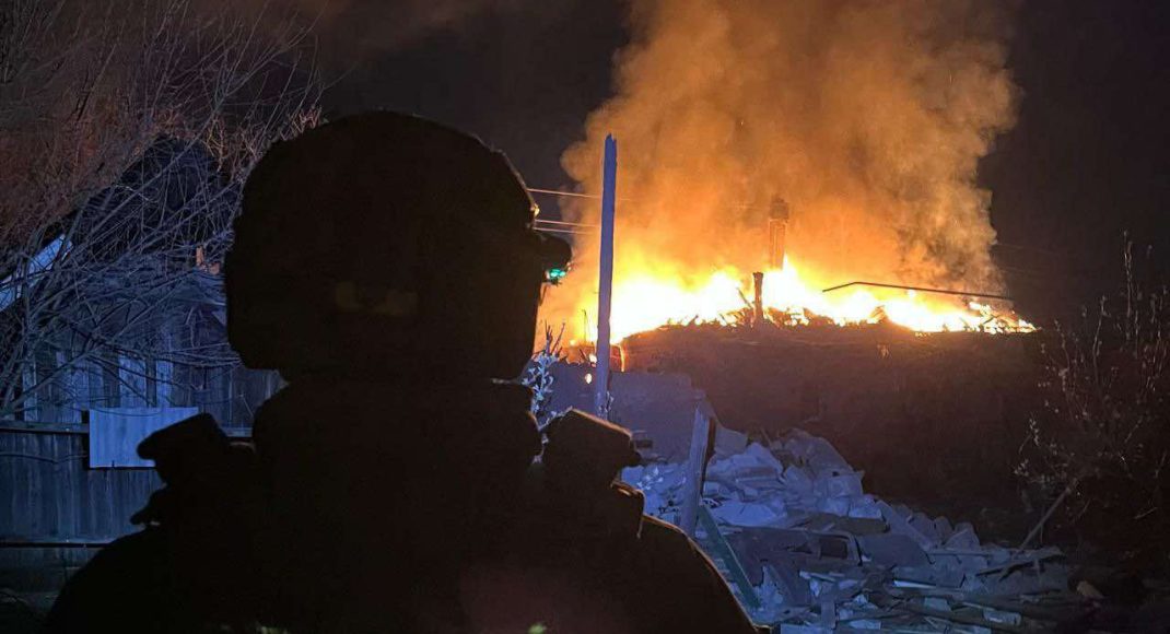 За сутки россияне нанесли 3 805 вражеских ударов по Донецкой области: есть погибшие и раненые