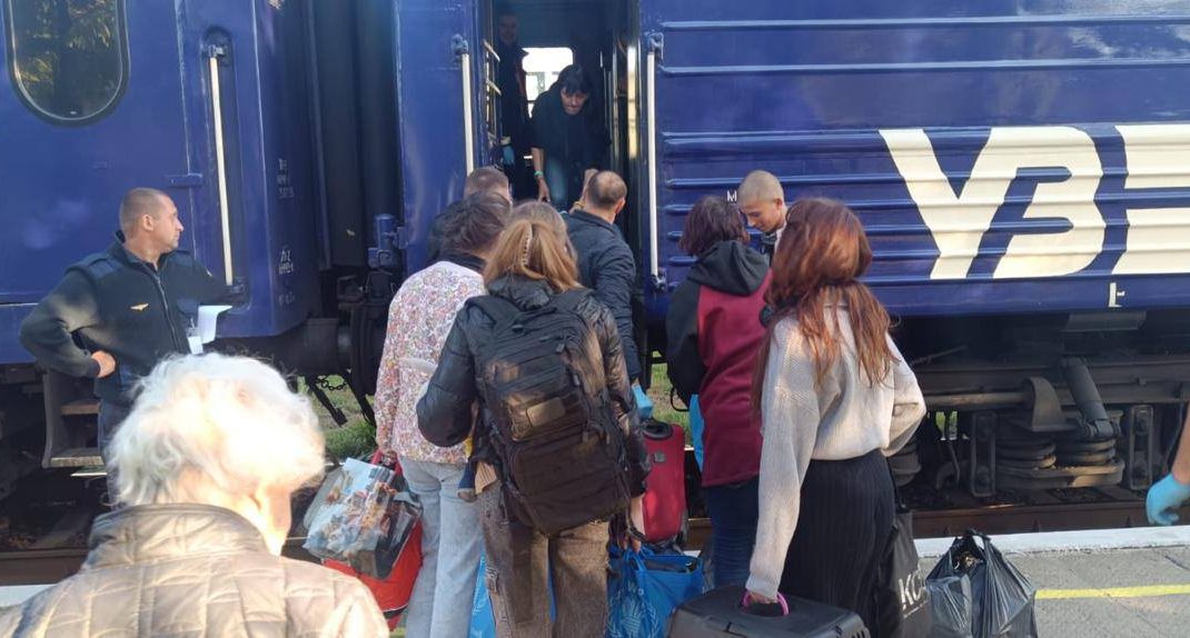 Еще 59 жителей 7 громад Донетчины эвакуировали в более безопасные регионы Украины (фото)