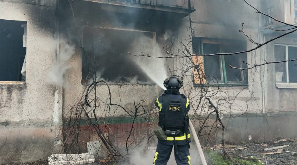 Из-за российских обстрелов Белицкого вспыхнул пожар в квартире