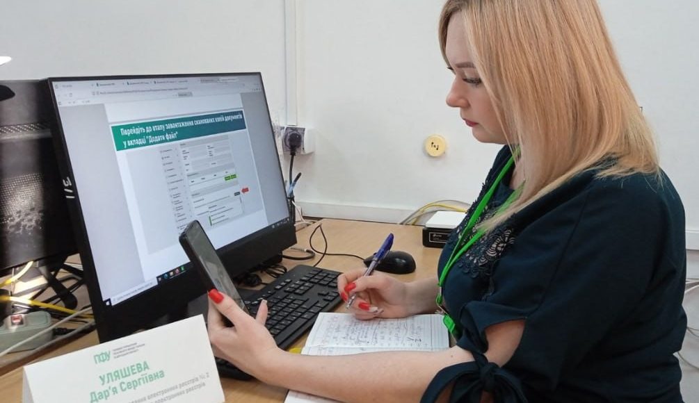 Пенсійники Донеччини проконсультують переселенців з Авдіївської, Соледарської та Маріупольської громад