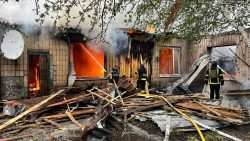 Російські ударні дрони спричинили масштабну пожежу в Слов'янську, поранили людину в Добропіллі (фото, відео)