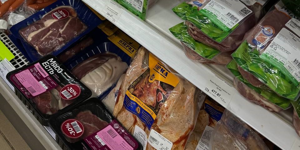 В так называемой "лнр" наибольшее давление испытывают продуктовые предприниматели Должанска и Марковщины