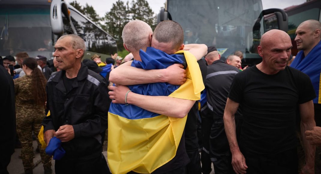 Третья часть обмена тысячу на тысячу завершена: 303 украинских защитника вернулись домой