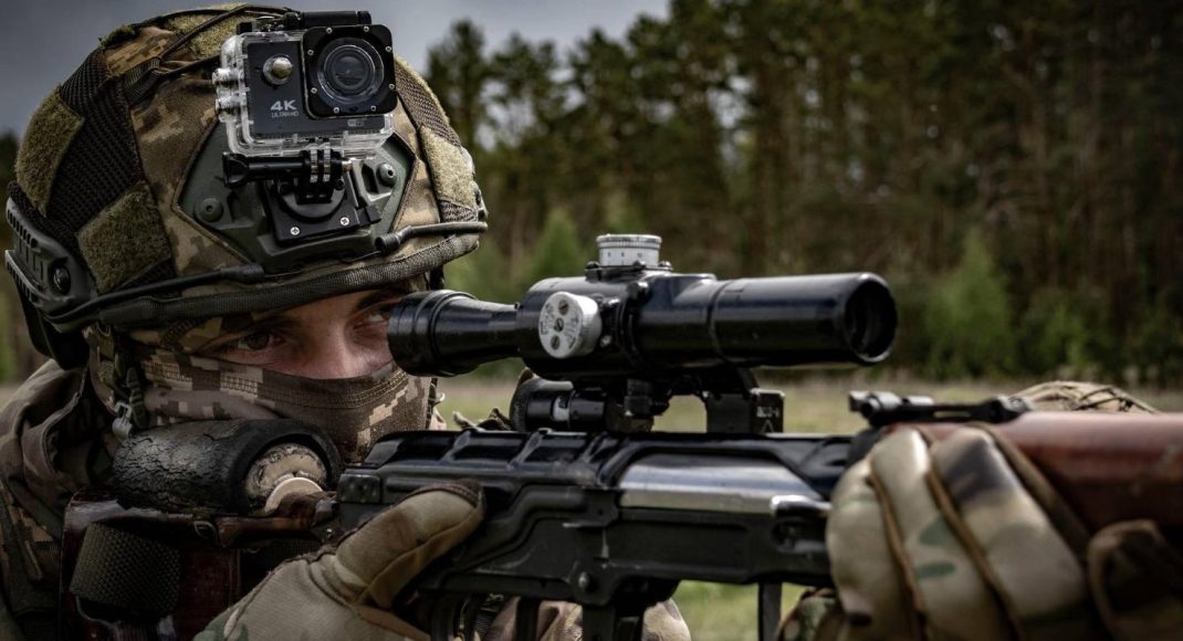 Минулої доби захисники України знешкодили ще 980 російських загарбників