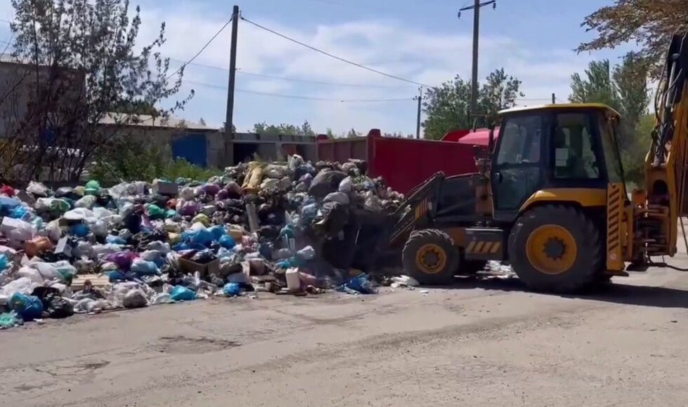 Нестерпний сморід і криси: у невизнаній "днр" визнали накопичення понад 4400 стихійних звалищ з початку року
