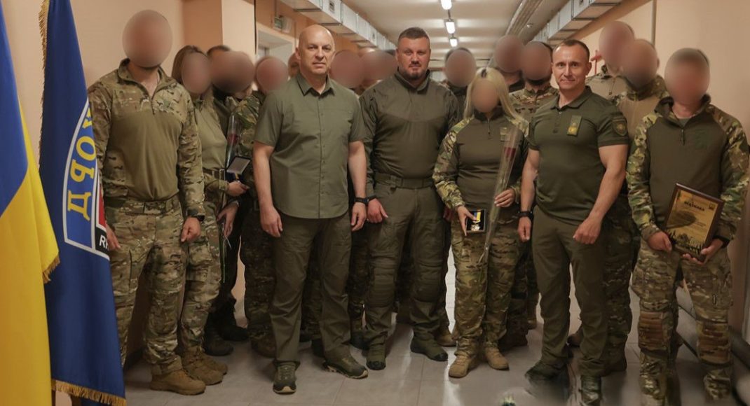На Донетчине наградили бойцов спецподразделений КОВД за мужество на передовой (фото)