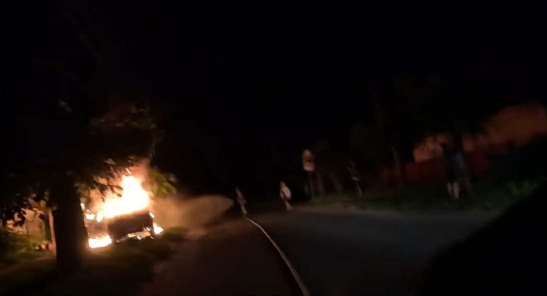 Рятувальники Донеччини ліквідували пожежу автомобіля у Святогірську (відео)