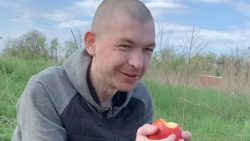 Той, що мріяв в російському полоні про яблуко: на Вінниччині поховали Дмитра Шаповалова