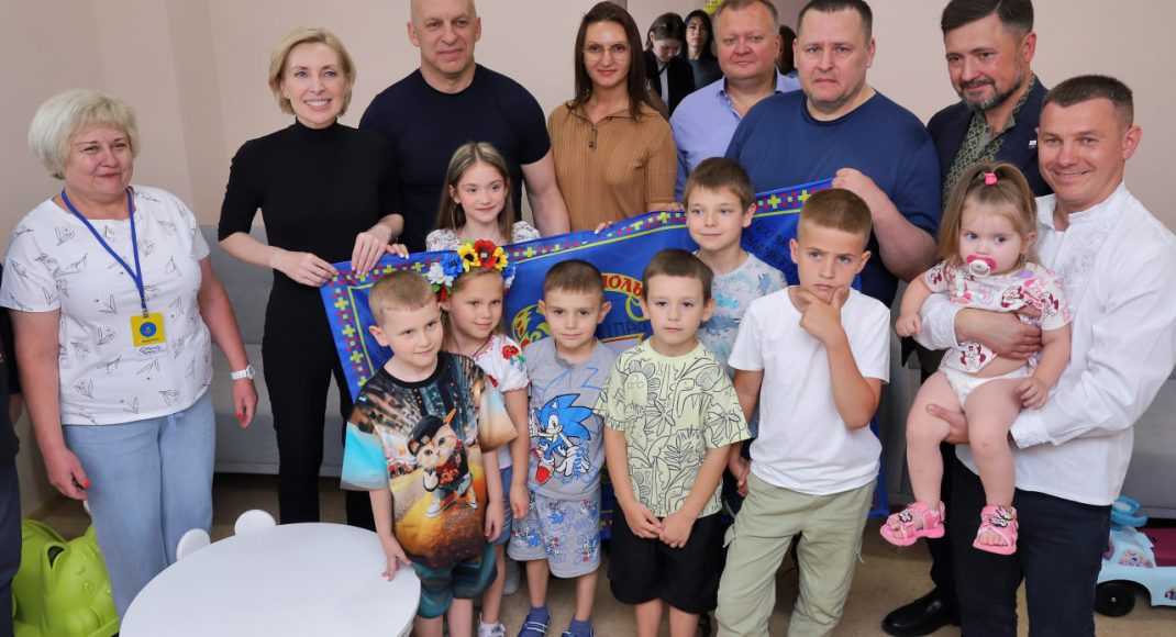 В Днепре 36 семей из Мариуполя получили квартиры (фото)