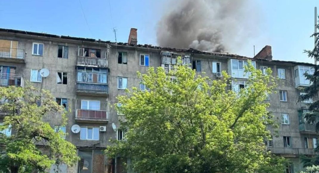У Костянтинівці внаслідок обстрілів пошкоджено лінії електромережі ДТЕК та газогону