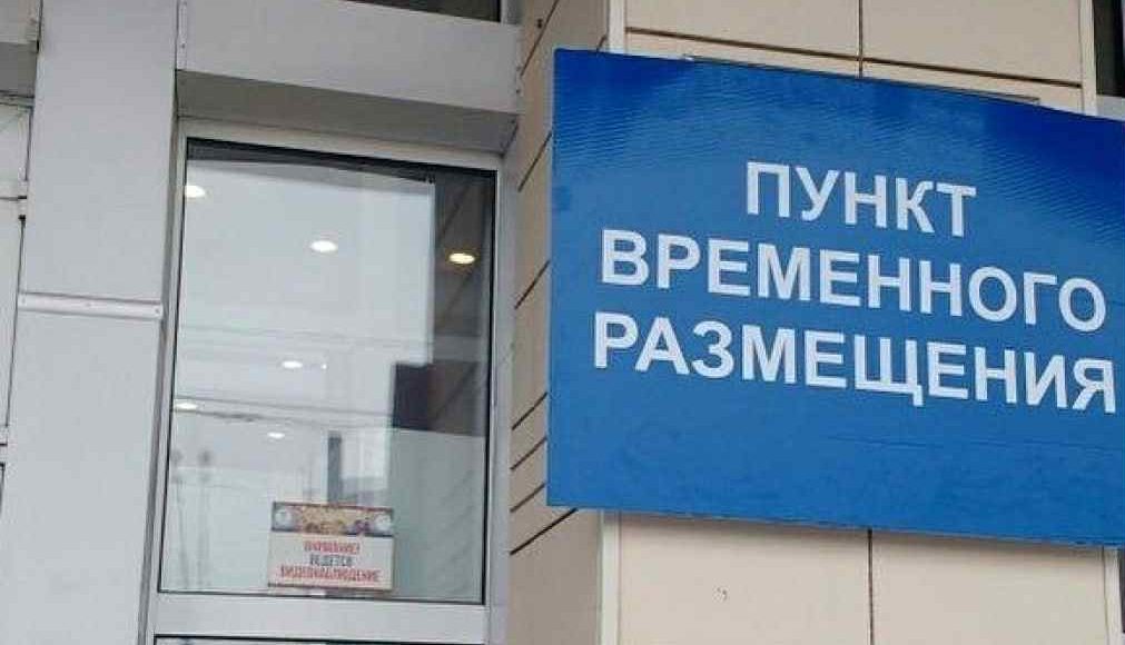На вулицю з речами: на окупованій Луганщині, людей, чиє житло зруйнували росіяни, виселяють з гуртожитків (відео)