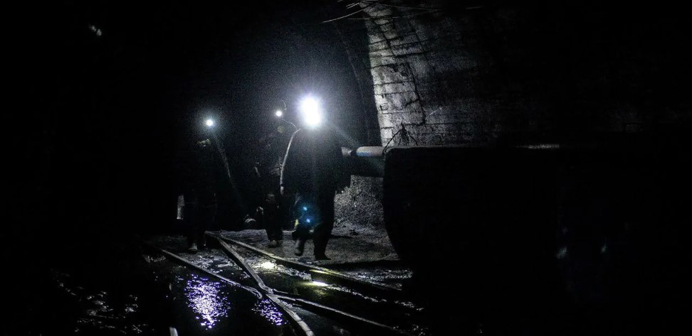 На окупованих шахтах біля Лутугиного та Сорокиного гірники отримують лише відсоток від заробленого