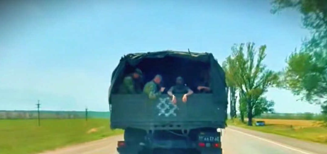 Андрющенко повідомив, що росіяни перекидають через Маріуполь сили "Ахмат" і "розподіляють вплив" на окупованій частині Донеччини